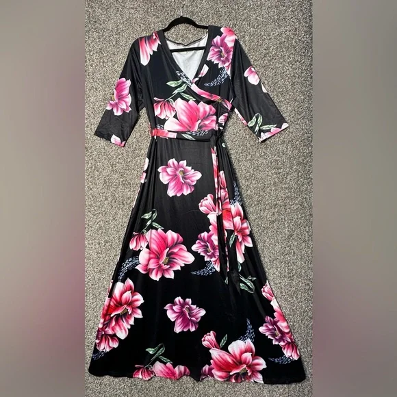 NWOT Plus Size Floral V-Neck 3/4 Sleeve Maxi Dress Size XL - Picture 3 of 6